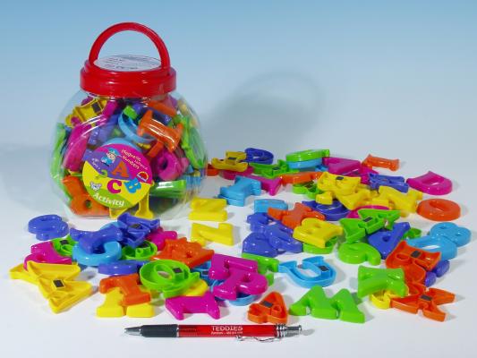 Magnety PÍSMENA + ČÍSLICE 94 ks DÓZA  