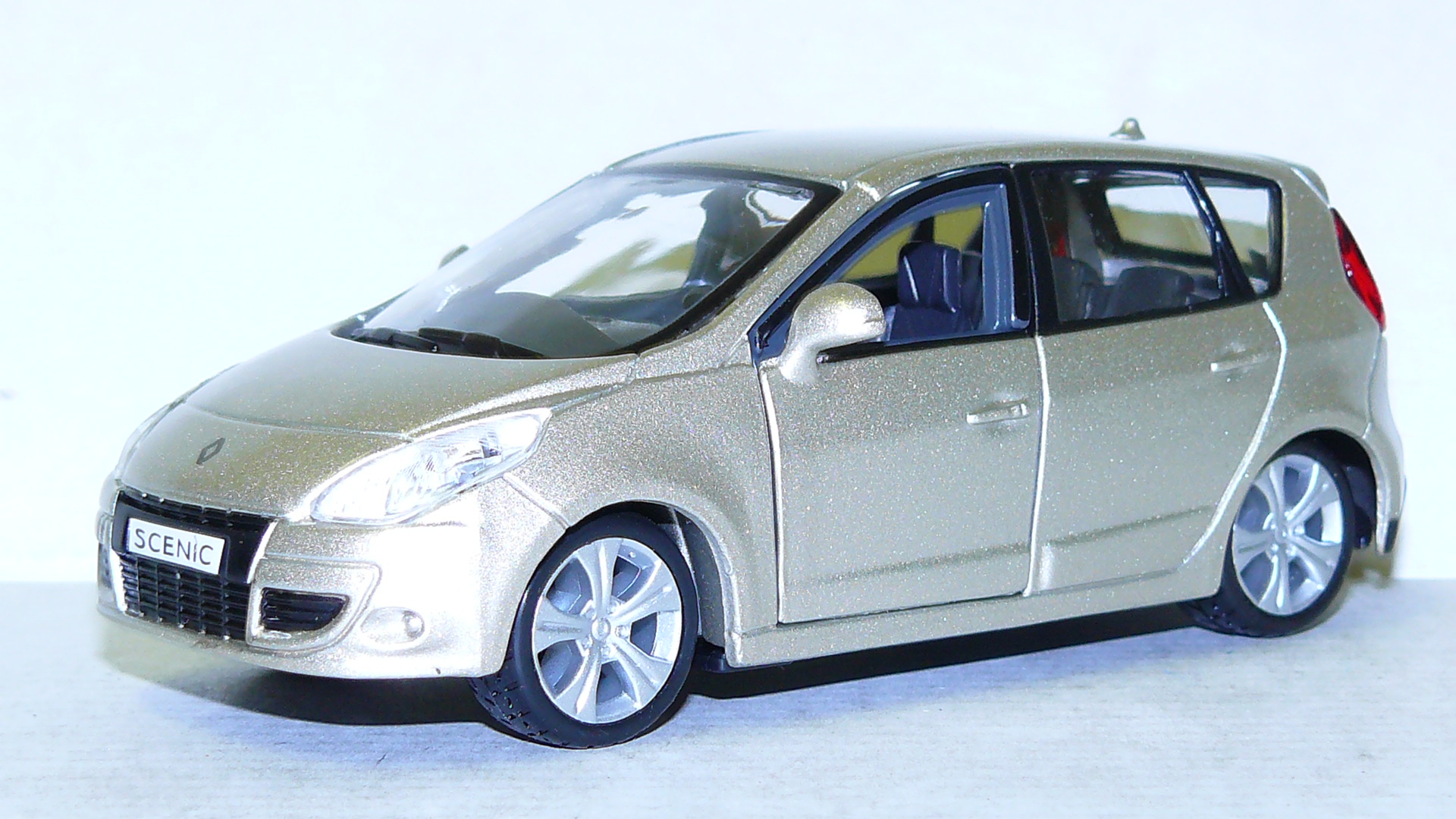 BBURAGO STREET FIRE Collezione 1:32 Renault Megane Scénic
