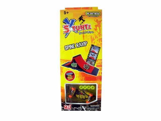 Skate rampa a skateboard